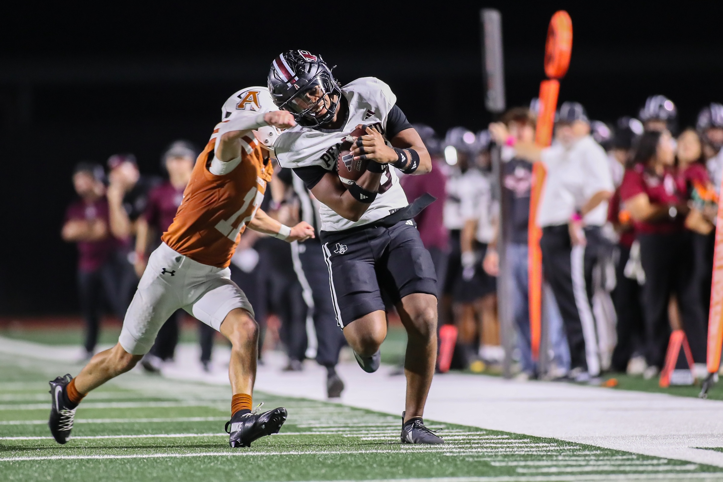Pearland crushes Alvin 59-7 to remain unbeaten